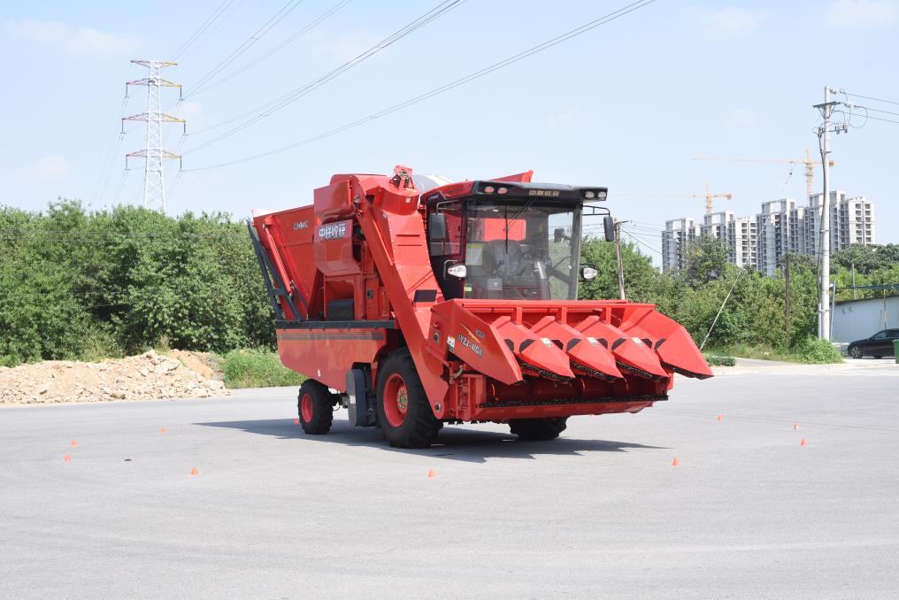 中联收获4YZJ-4(G4)自走式玉米穗茎收获机